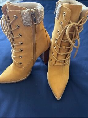 Steve Madden Mustard Lace-Up Pointed Toe Heeled Ankle Boots